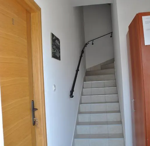 Provista 3* Veli Iž